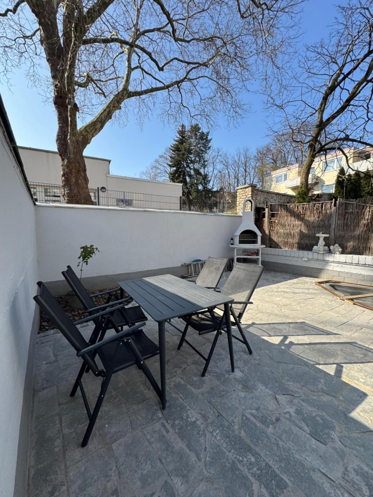 With Garden & 2 Bathrooms Apartment *